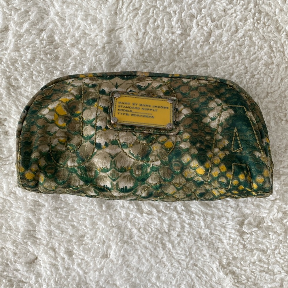 ❤️ Marc Jacobs Snake Print Quilted Cosmetic Case